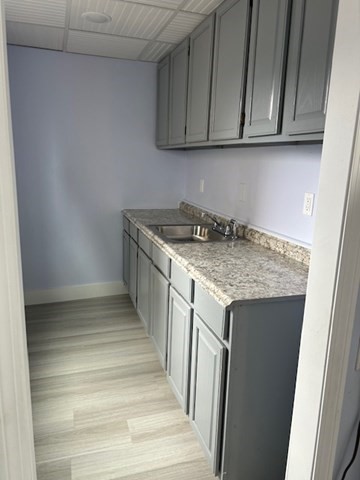 4 bed, 1 bath apartment for rent at 14 Florence St Unit 1, Providence — photo 4 of 22
