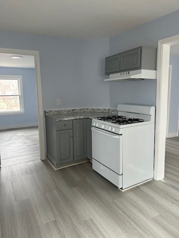 4 bed, 1 bath apartment for rent at 14 Florence St Unit 2, Providence — photo 5 of 25