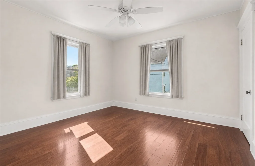 3 bed, 1 bath apartment for rent at 14 Forest Ave Unit 2, Salem — photo 5 of 11