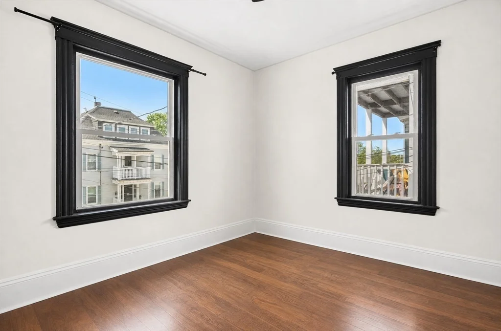 3 bed, 1 bath apartment for rent at 14 Forest Ave Unit 2, Salem — photo 6 of 11