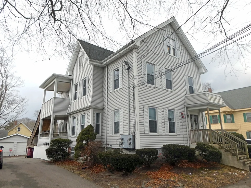 3 bed, 1 bath apartment for rent at 14 Forest St Unit 2, Middleboro — photo 1 of 22