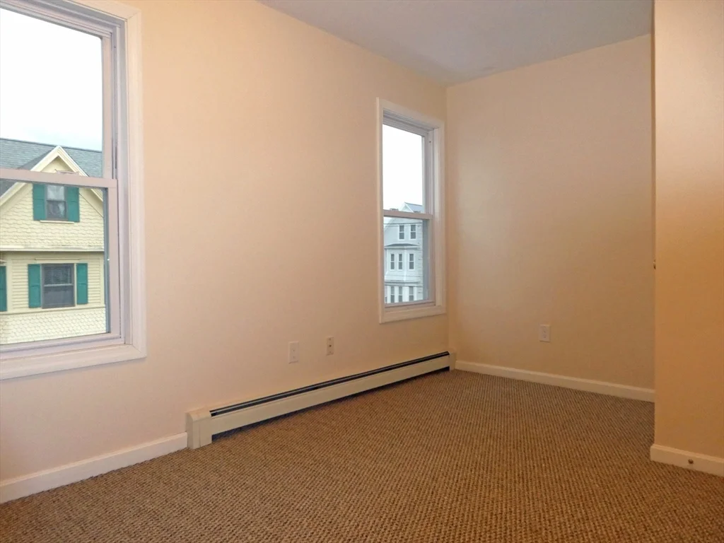3 bed, 1 bath apartment for rent at 14 Forest St Unit 2, Middleboro — photo 20 of 22
