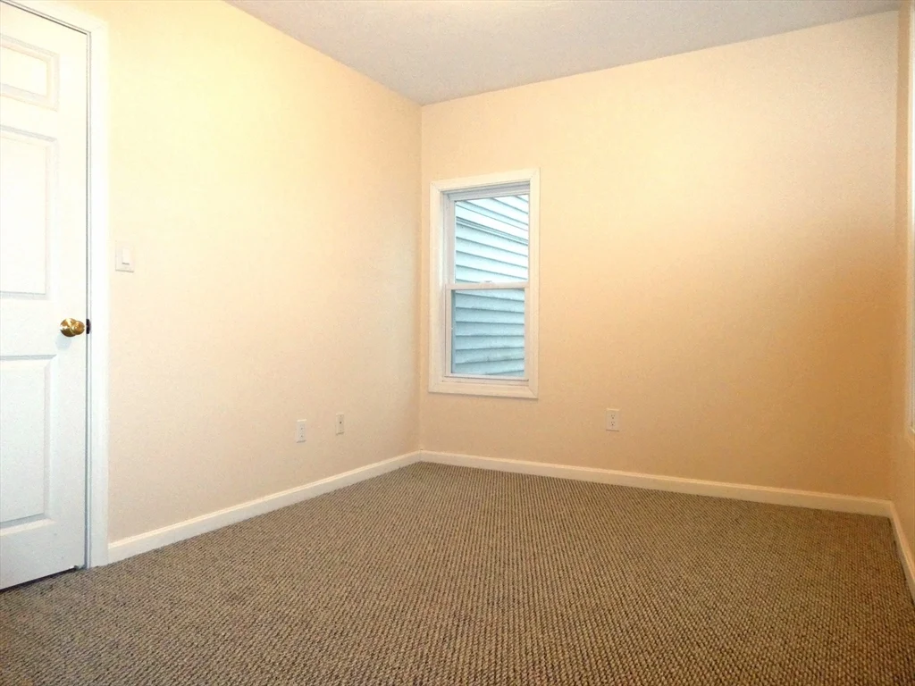 3 bed, 1 bath apartment for rent at 14 Forest St Unit 2, Middleboro — photo 19 of 22