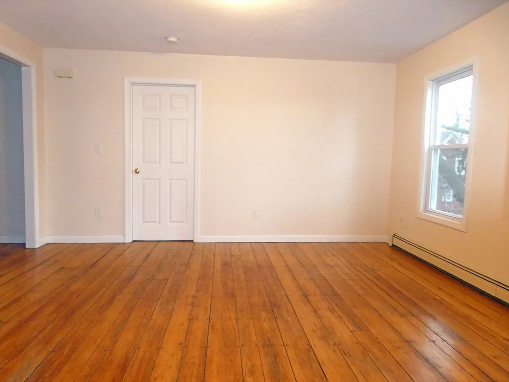 3 bed, 1 bath apartment for rent at 14 Forest St Unit 2, Middleboro — photo 5 of 22