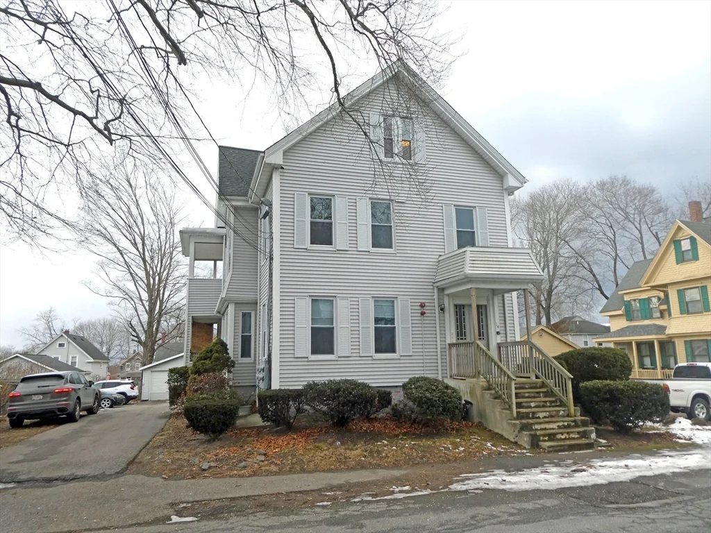 3 bed, 1 bath apartment for rent at 14 Forest St Unit 2, Middleboro — photo 2 of 22