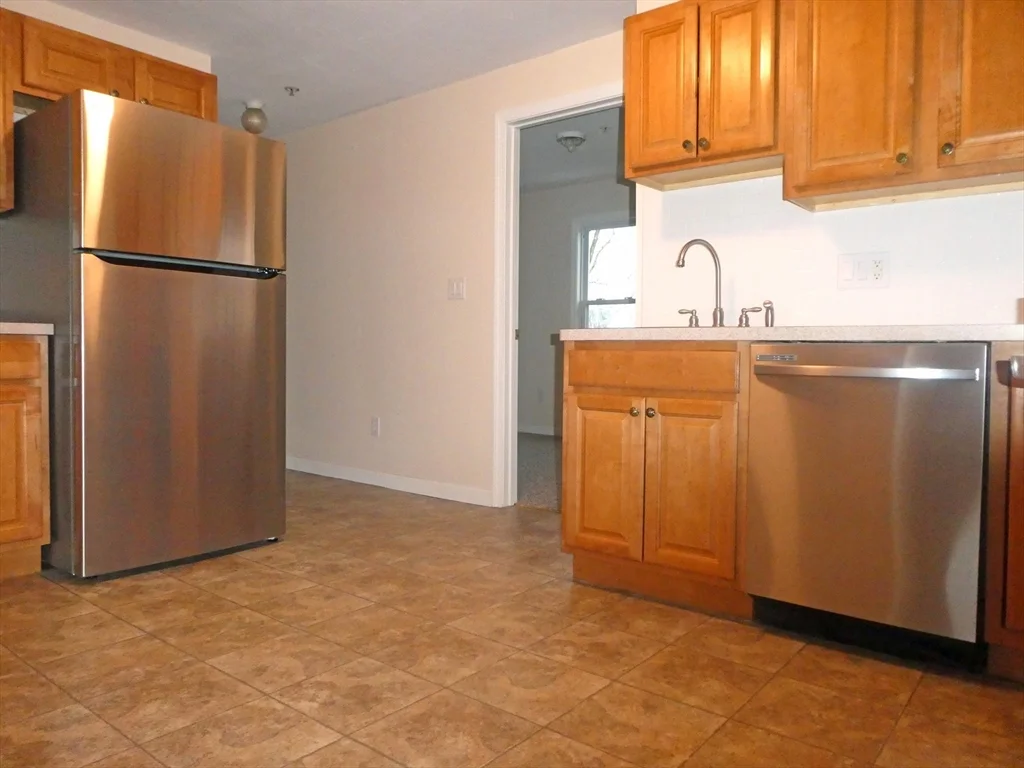 3 bed, 1 bath apartment for rent at 14 Forest St Unit 2, Middleboro — photo 8 of 22