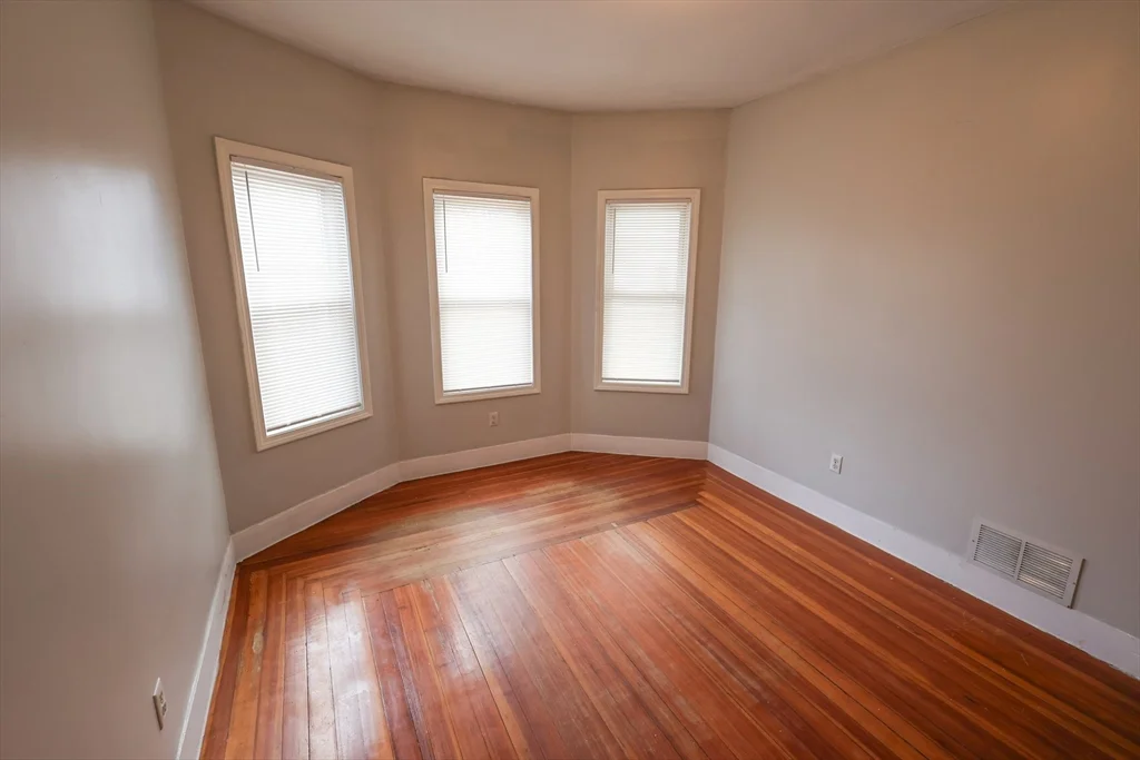 4 bed, 1 bath apartment for rent at 14 Fowler St Unit 2, Dorchester — photo 8 of 14