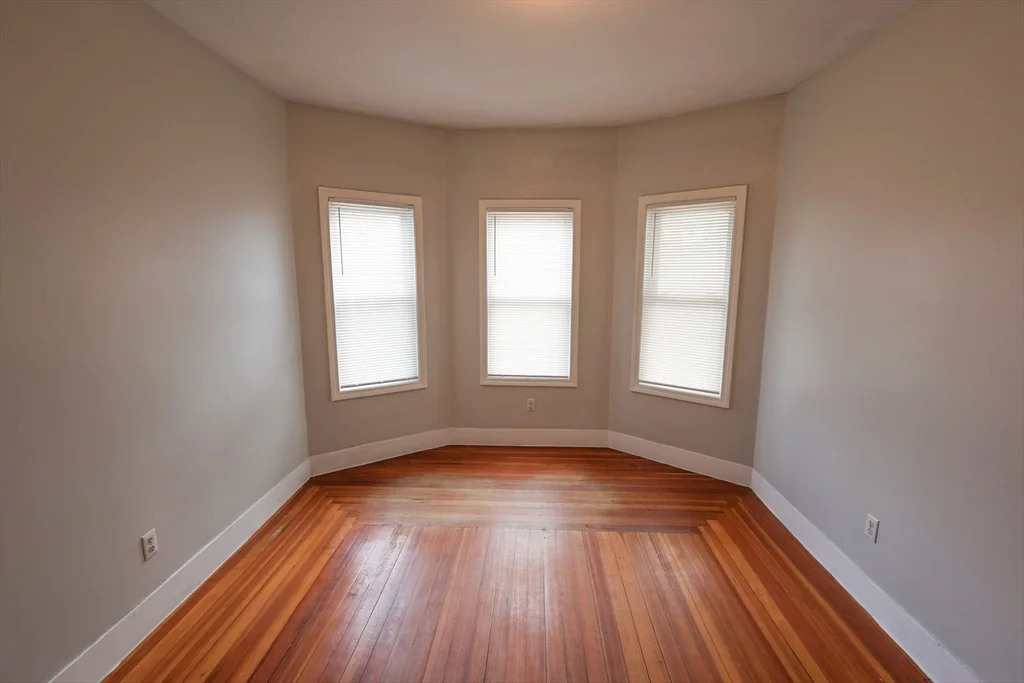 4 bed, 1 bath apartment for rent at 14 Fowler St Unit 2, Dorchester — photo 6 of 14