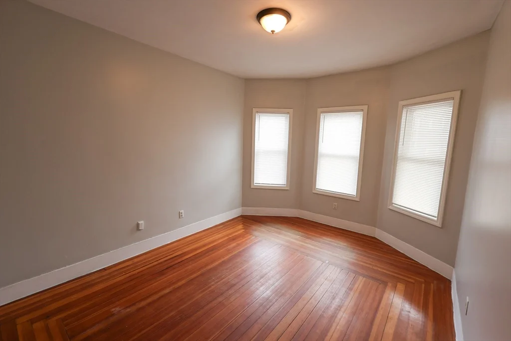 4 bed, 1 bath apartment for rent at 14 Fowler St Unit 2, Dorchester — photo 7 of 14