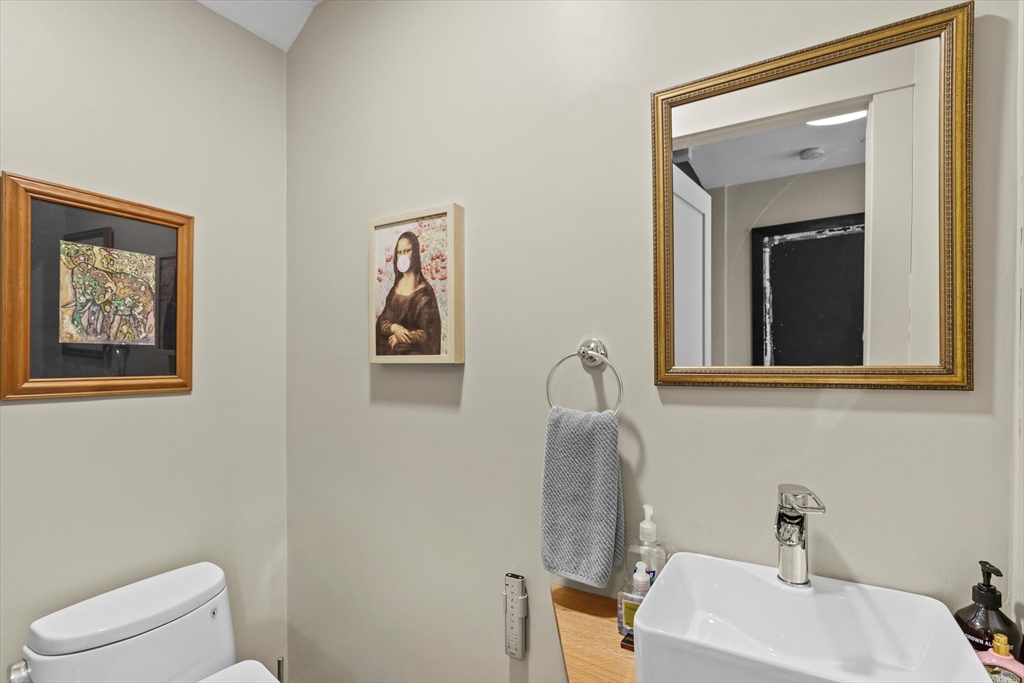 4 bed, 2 bath apartment for rent at 14 Francis Ave Unit 14, Cambridge — photo 15 of 27