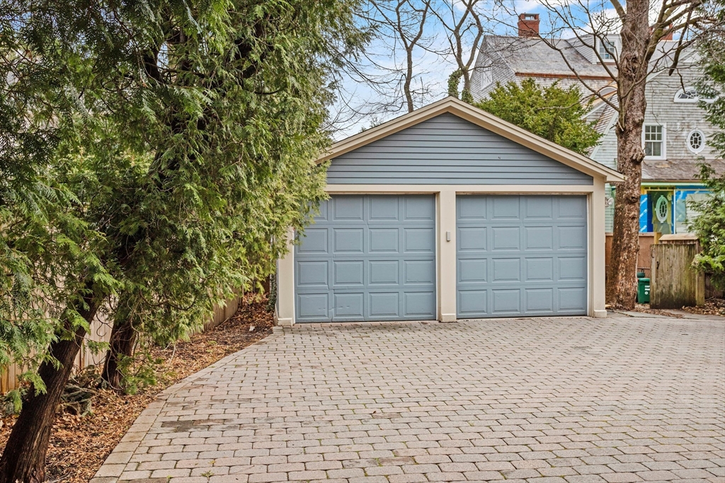 4 bed, 2 bath apartment for rent at 14 Francis Ave Unit 14, Cambridge — photo 25 of 27
