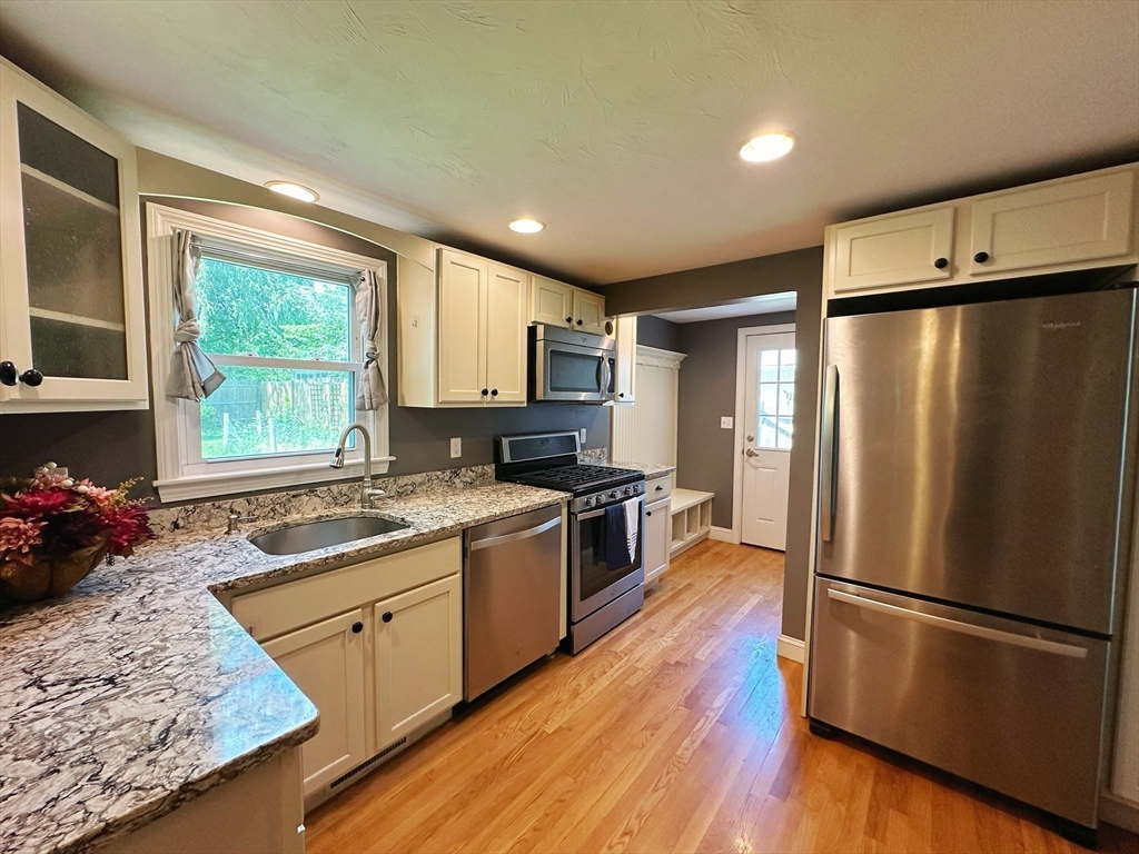 3 bed, 2 bath apartment for rent at 14 French Ave, Wayland — photo 5 of 15