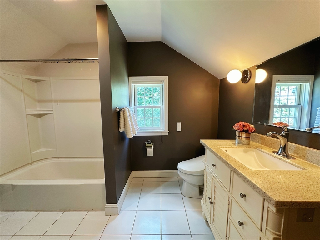 3 bed, 2 bath apartment for rent at 14 French Ave, Wayland — photo 13 of 15