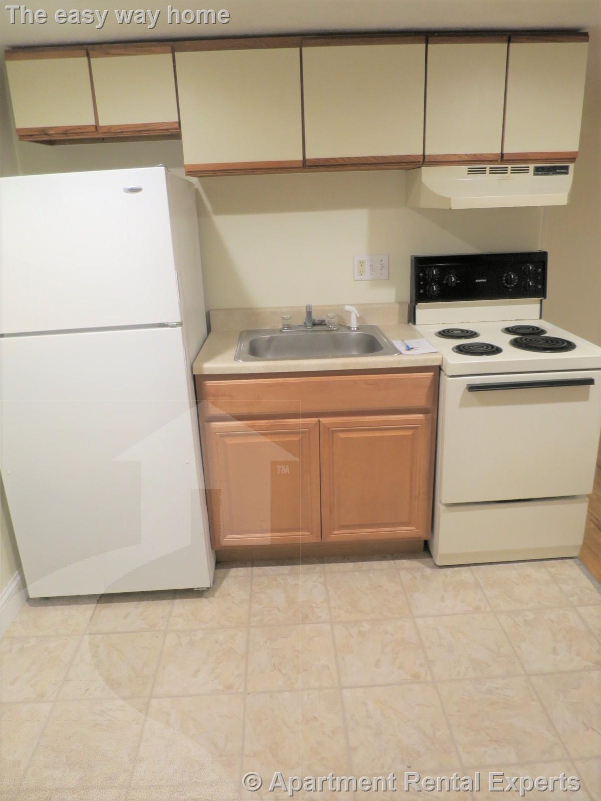 1 bed, 1 bath apartment for rent at 14 Garrison Ave Unit 13, Teele Square — photo 4 of 9