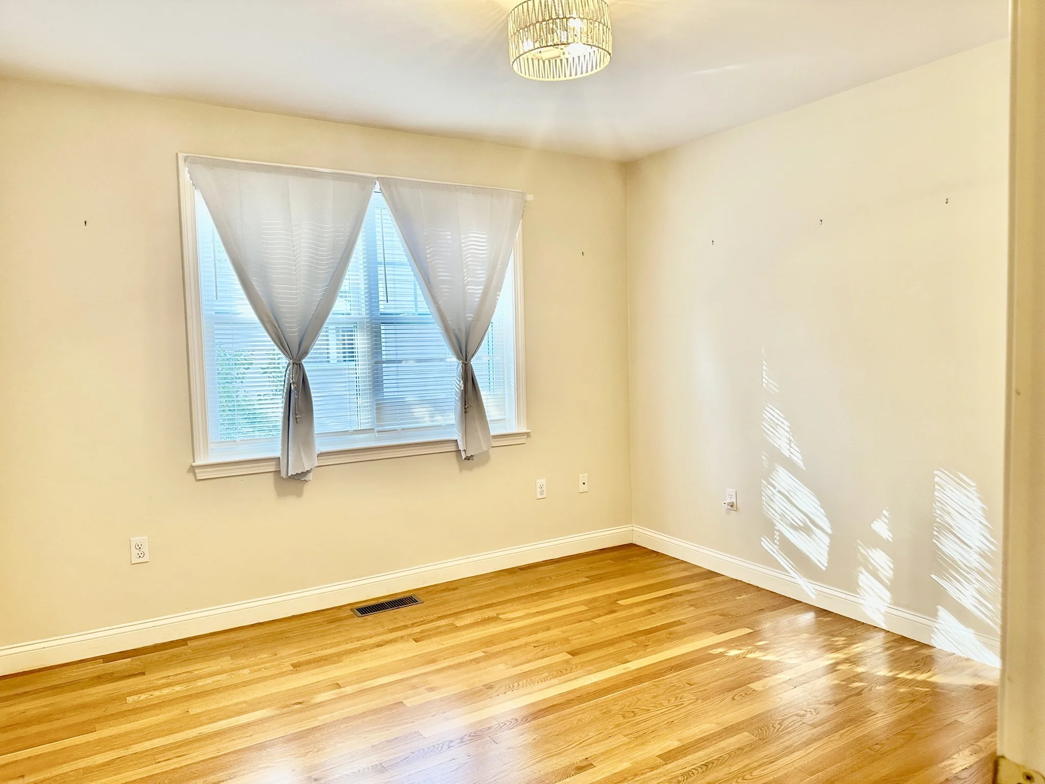 4 bed, 2 bath apartment for rent at 14 Gilbert St Unit 14, West Newton — photo 6 of 7