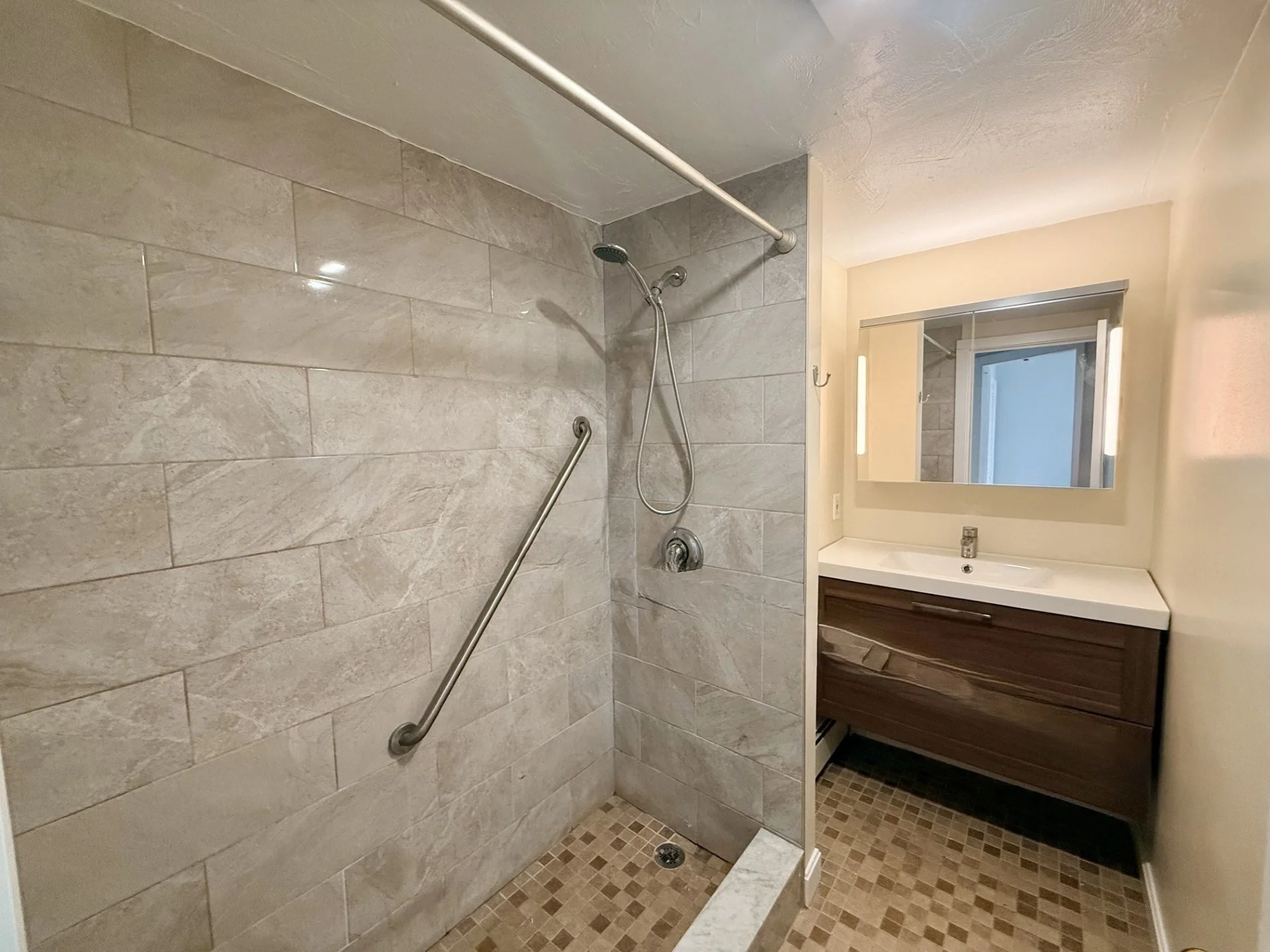 1 bed, 1 bath apartment for rent at 14 Gilson Rd Unit 1, Quincy Center — photo 11 of 13