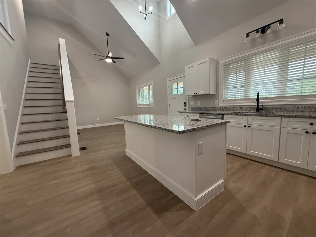 2 bed, 1 bath apartment for rent at 14 Glacier Path Unit 14, Middleboro — photo 5 of 15