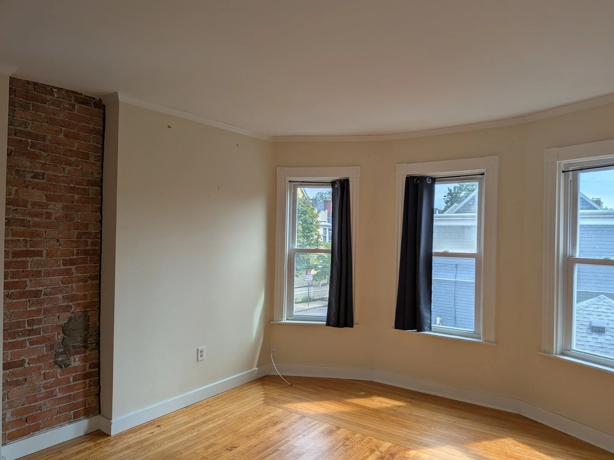 3 bed, 1 bath apartment for rent at 14 Glenwood Ave Unit 2, Cambridgeport — photo 6 of 15