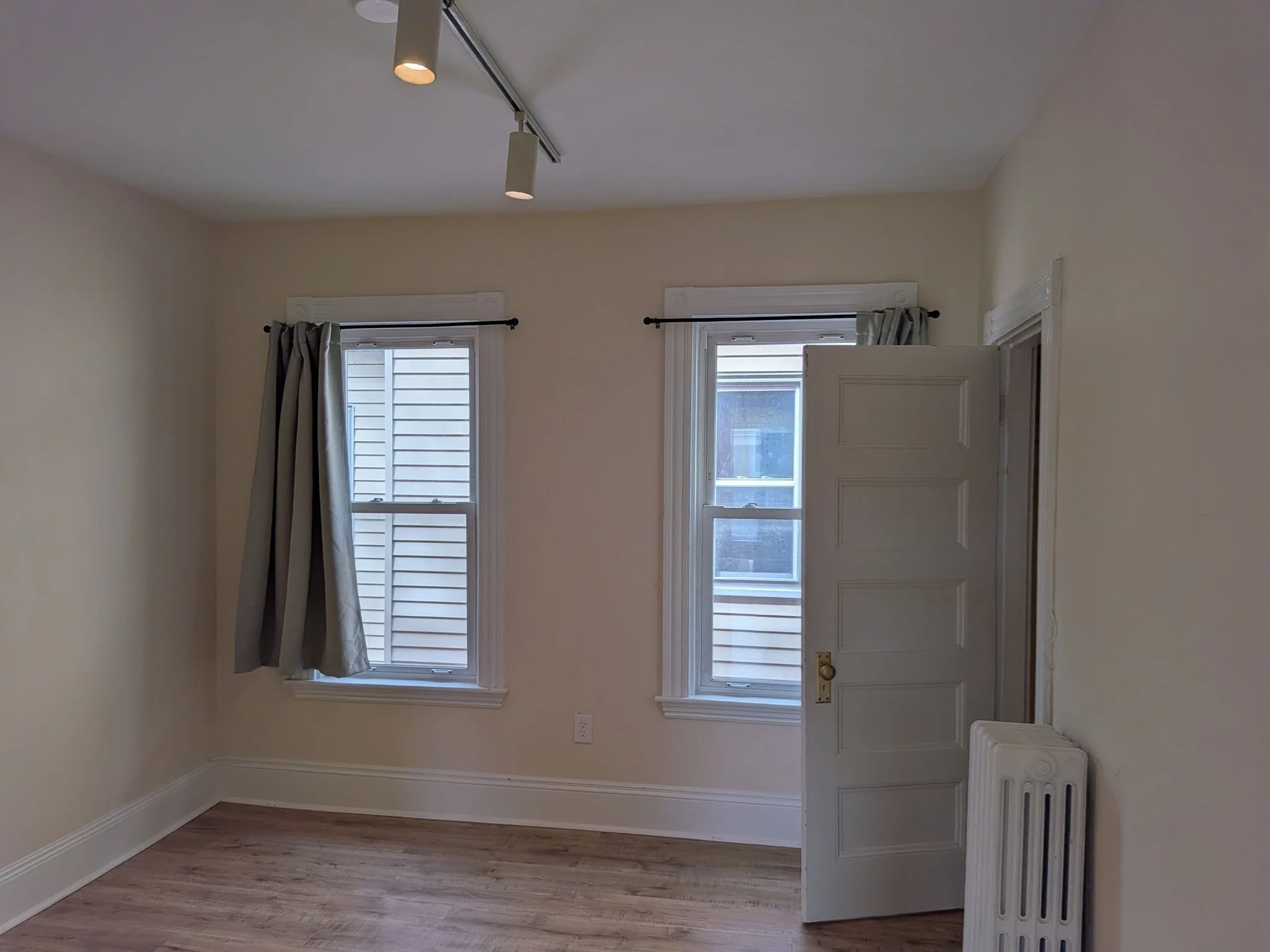 3 bed, 1 bath apartment for rent at 14 Glenwood Ave Unit 2, Cambridgeport — photo 9 of 15