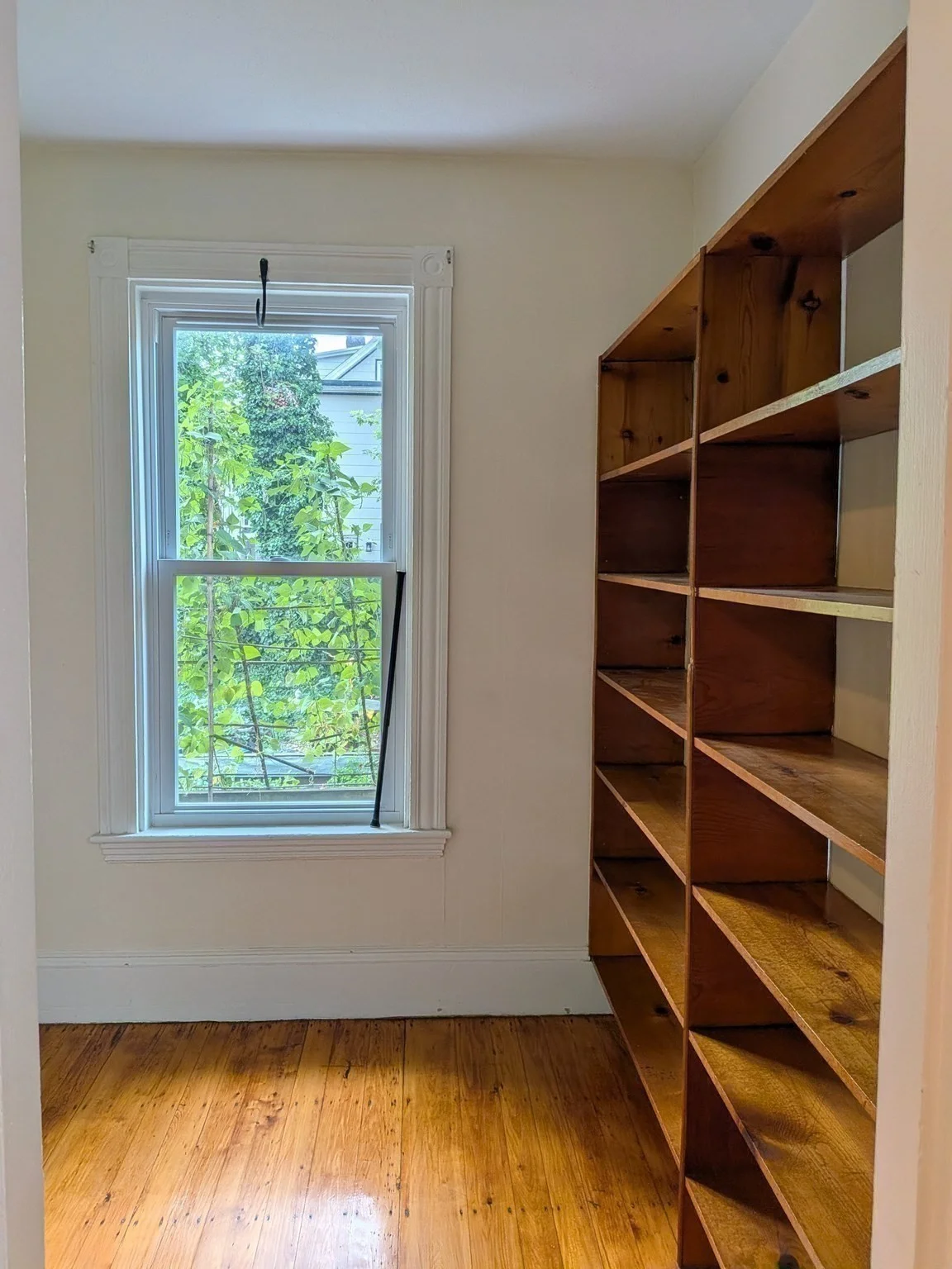 3 bed, 1 bath apartment for rent at 14 Glenwood Ave Unit 2, Cambridgeport — photo 11 of 15