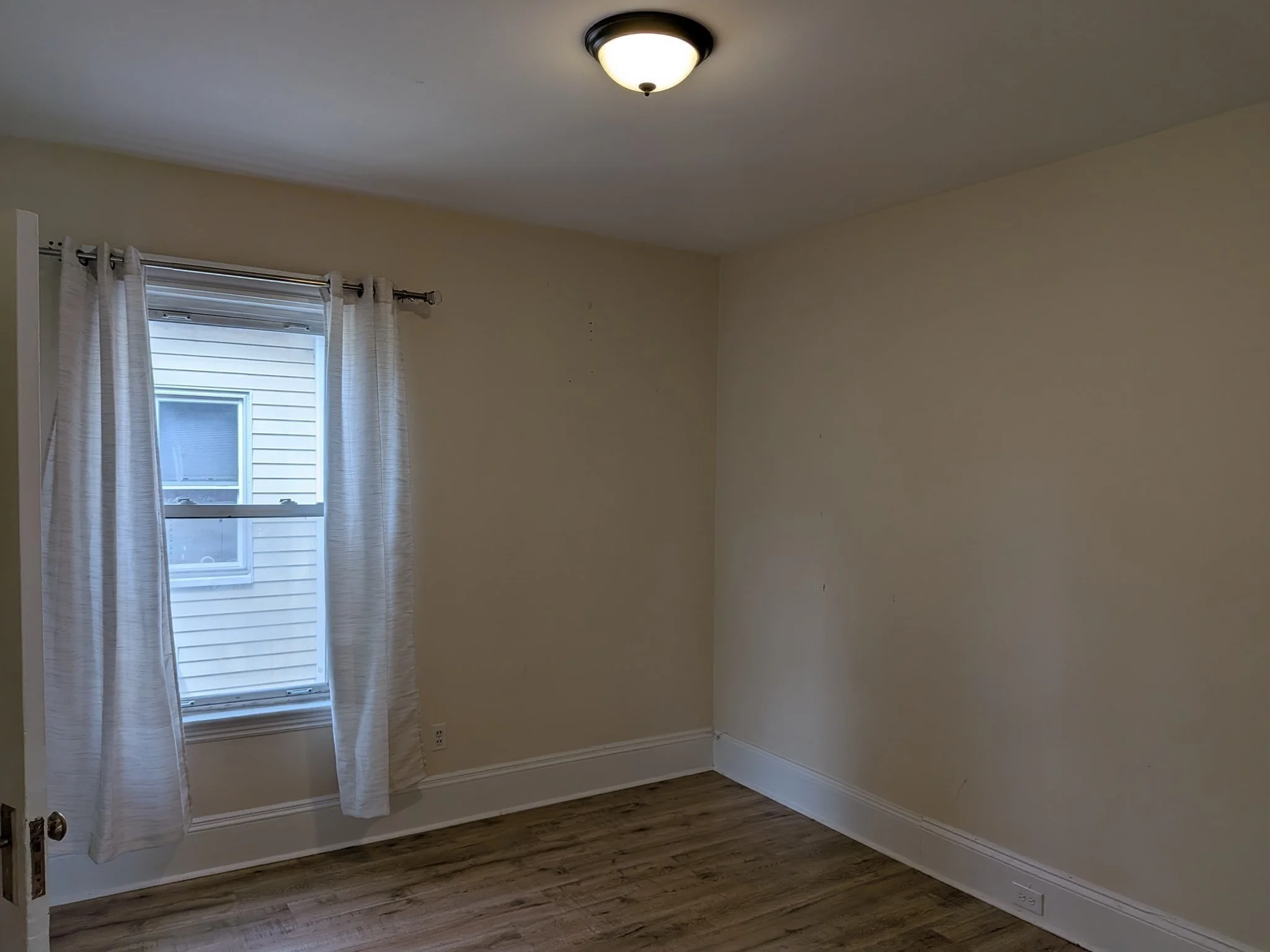 3 bed, 1 bath apartment for rent at 14 Glenwood Ave Unit 2, Cambridgeport — photo 12 of 15