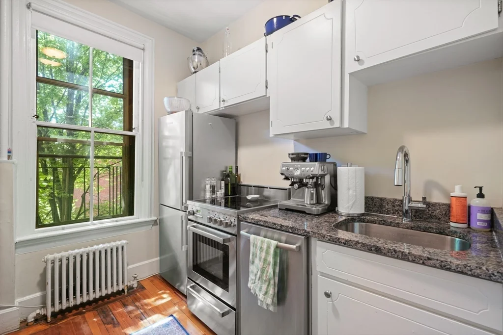 1 bed, 1 bath apartment for rent at 14 Gloucester St Unit 3B, Back Bay — photo 4 of 11