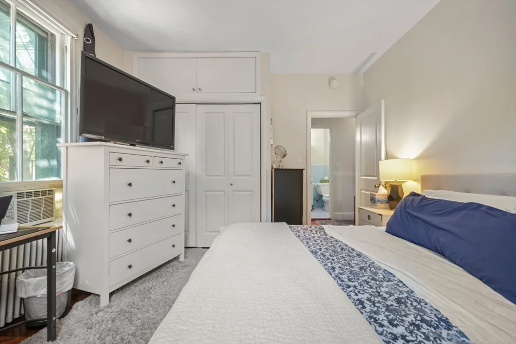 1 bed, 1 bath apartment for rent at 14 Gloucester St Unit 3B, Back Bay — photo 7 of 11
