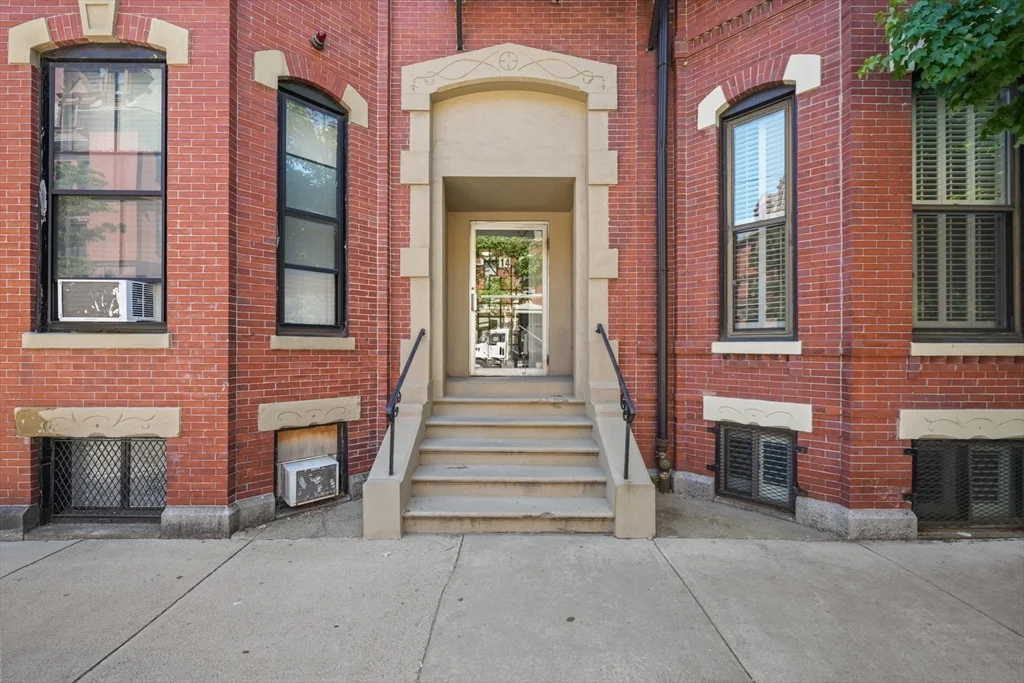 1 bed, 1 bath apartment for rent at 14 Gloucester St Unit 3B, Back Bay — photo 8 of 11