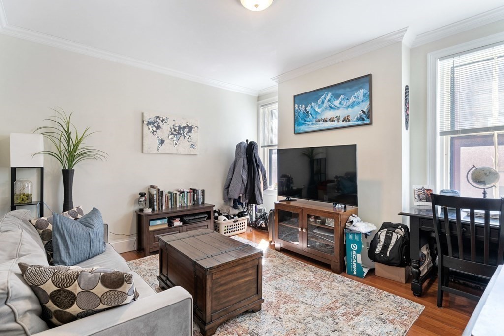 1 bed, 1 bath apartment for rent at 14 Gloucester St Unit 4B, Back Bay — photo 1 of 11