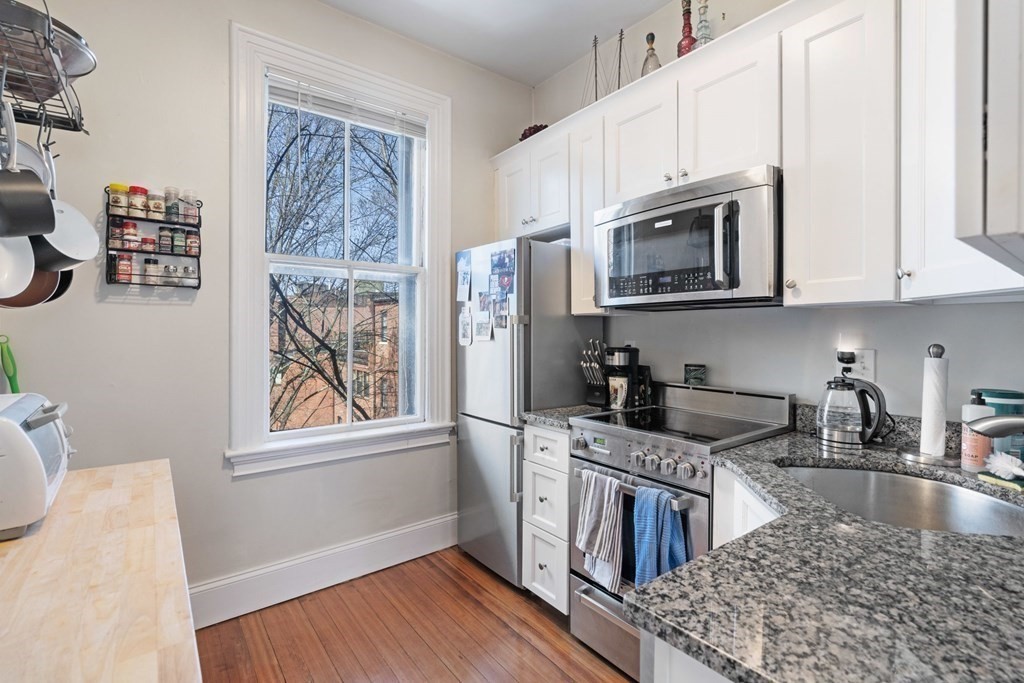 1 bed, 1 bath apartment for rent at 14 Gloucester St Unit 4B, Back Bay — photo 4 of 11