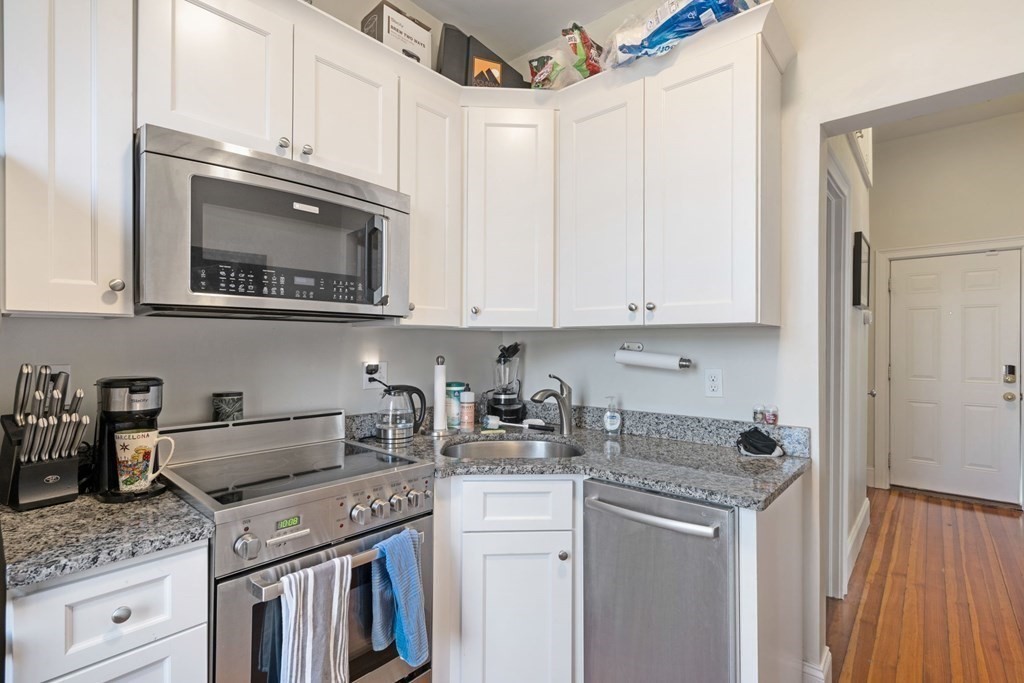 1 bed, 1 bath apartment for rent at 14 Gloucester St Unit 4B, Back Bay — photo 5 of 11
