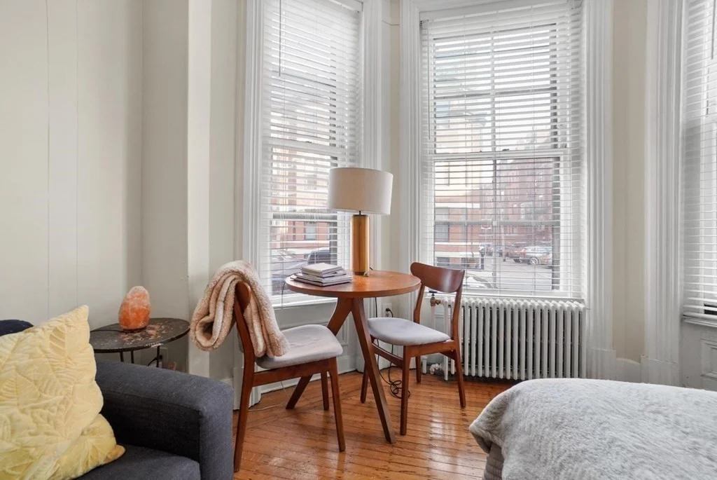 Studio bed, 1 bath apartment for rent at 14 Gloucester Unit 1A, Back Bay — photo 4 of 8