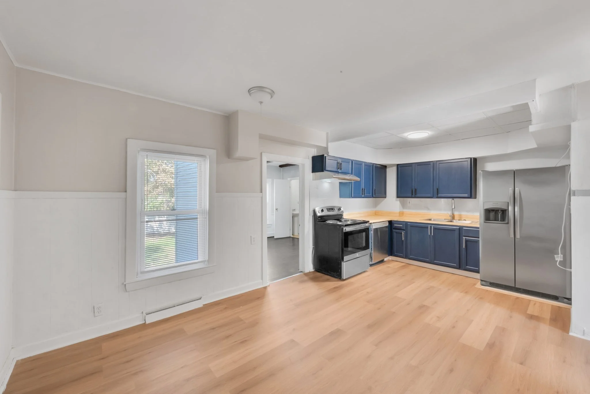 4 bed, 1 bath apartment for rent at 14 Grand St Unit 1, Leominster