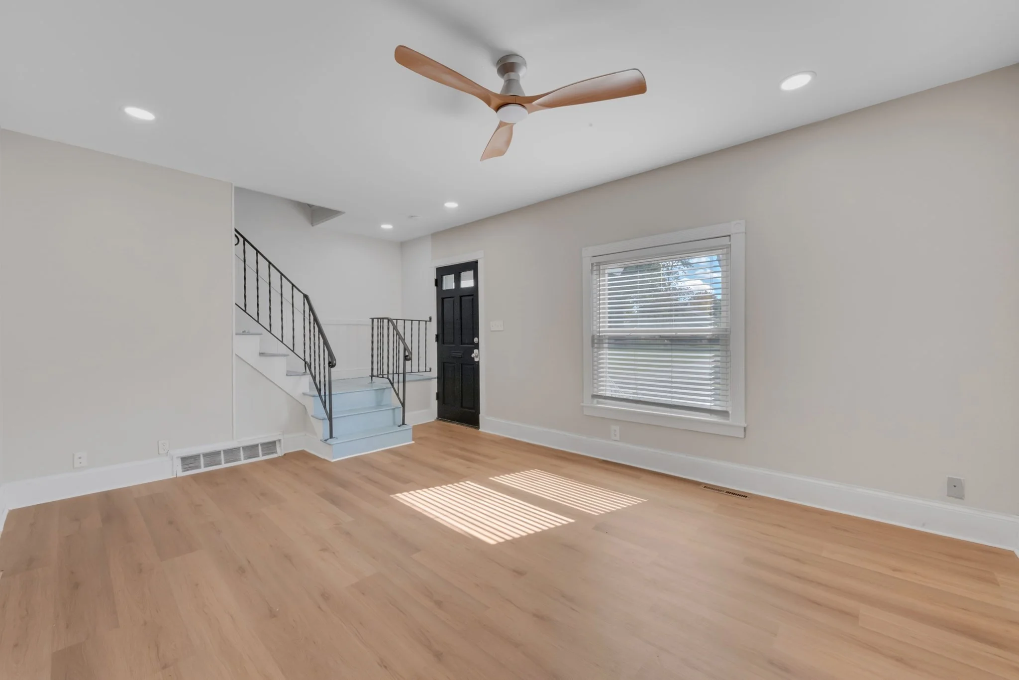 4 bed, 1 bath apartment for rent at 14 Grand St Unit 1, Leominster — photo 14 of 22