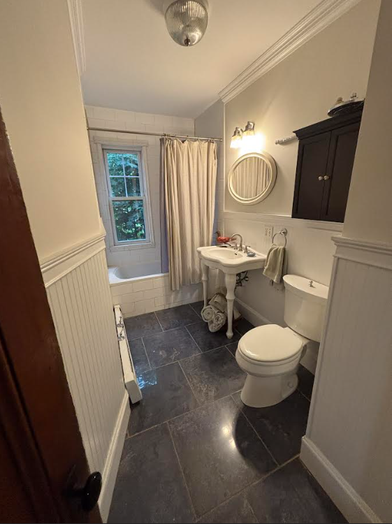 2.5 bed, 1 bath apartment for rent at 14 Greenwood Ter Unit 2, Ward Two — photo 18 of 19