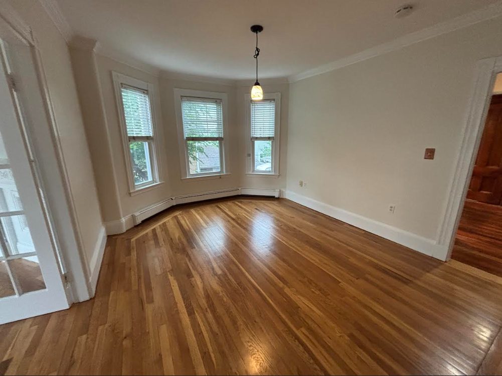 2.5 bed, 1 bath apartment for rent at 14 Greenwood Ter Unit 2, Ward Two — photo 6 of 19