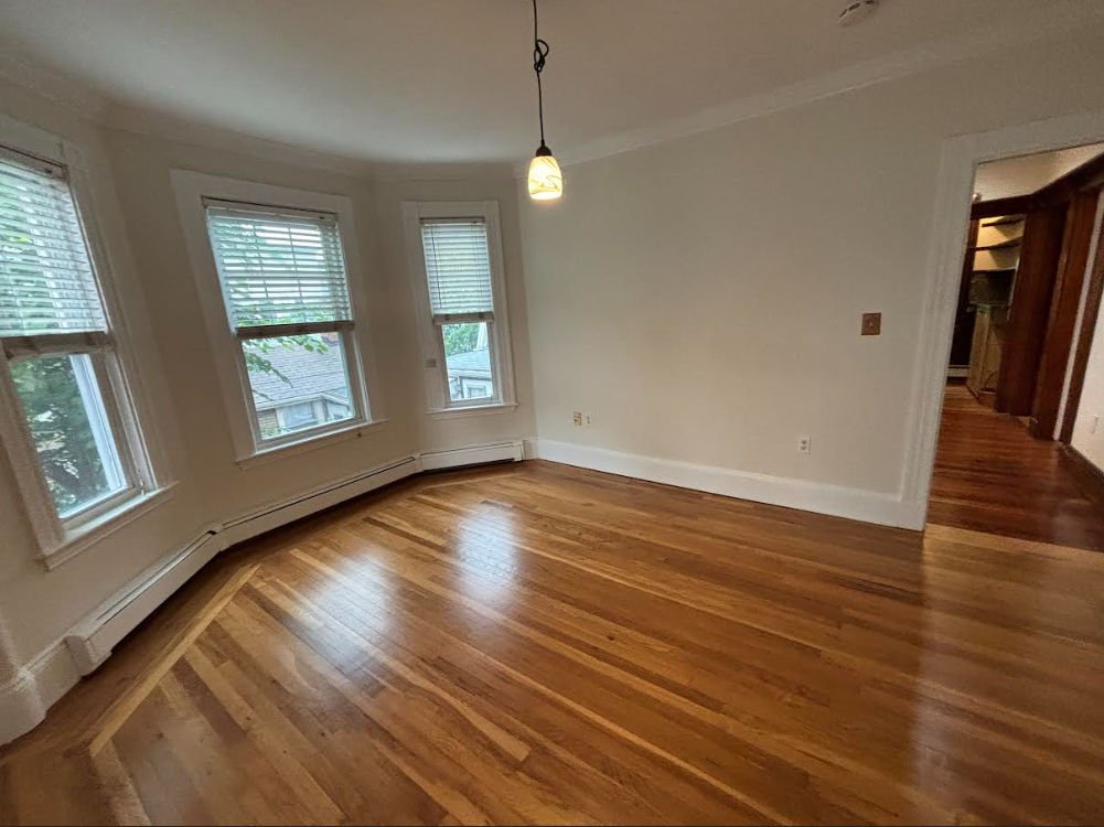2.5 bed, 1 bath apartment for rent at 14 Greenwood Ter Unit 2, Ward Two — photo 7 of 19