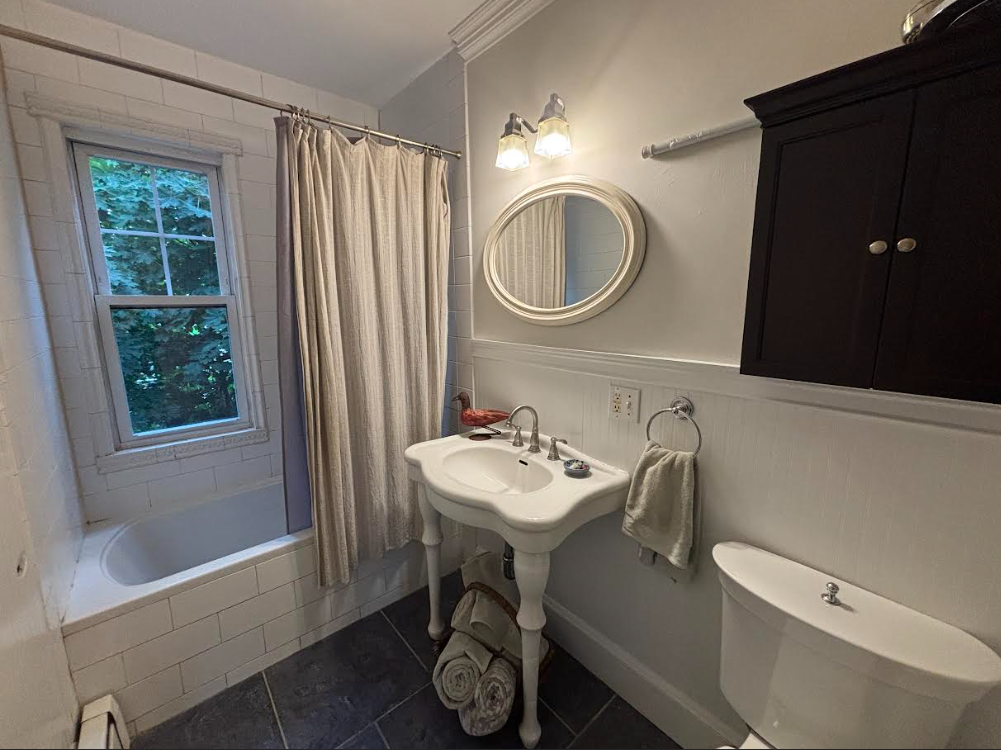 2.5 bed, 1 bath apartment for rent at 14 Greenwood Ter Unit 2, Ward Two — photo 19 of 19