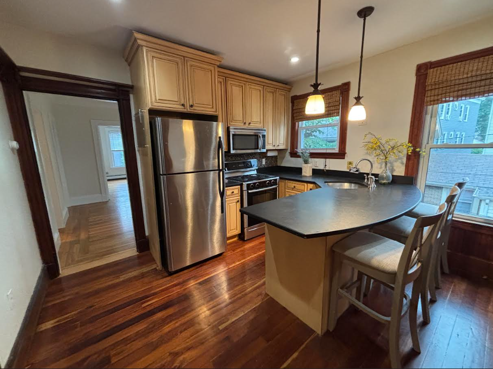 2.5 bed, 1 bath apartment for rent at 14 Greenwood Ter Unit 2, Ward Two — photo 1 of 19