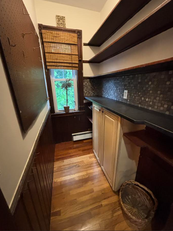 2.5 bed, 1 bath apartment for rent at 14 Greenwood Ter Unit 2, Ward Two — photo 5 of 19