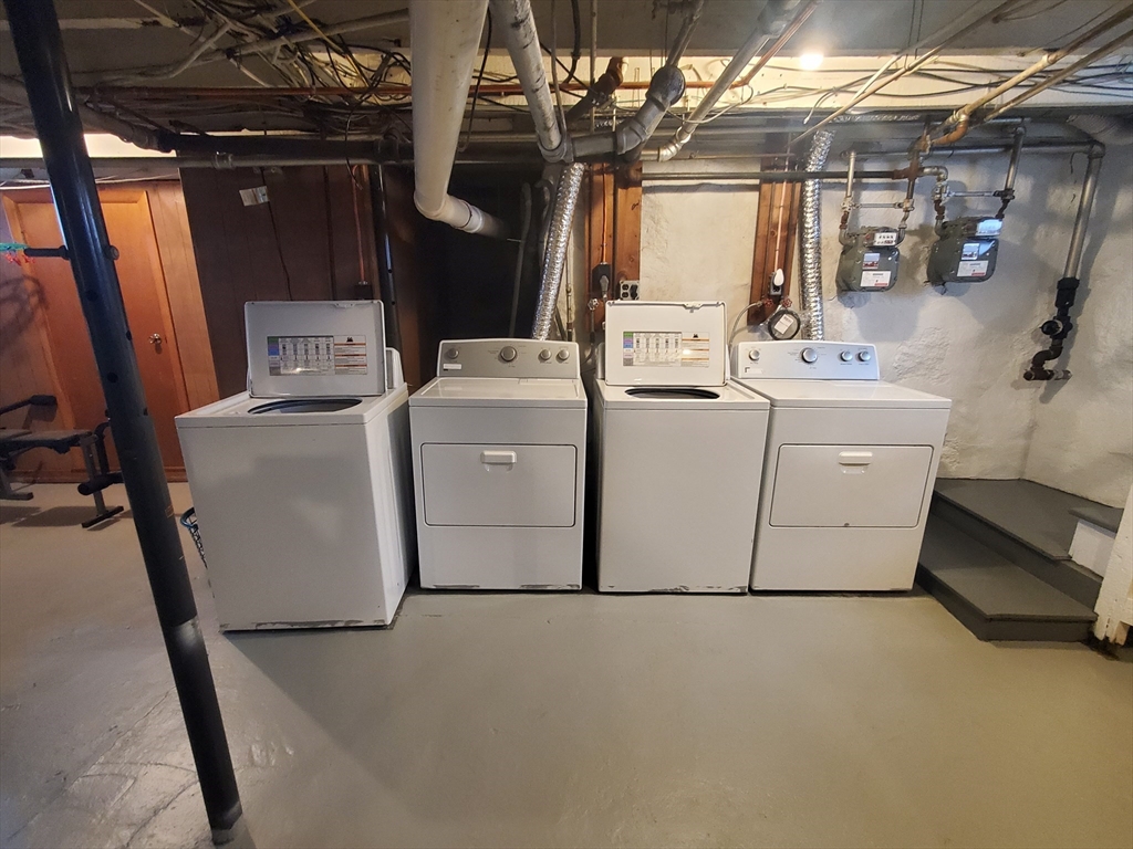 2 bed, 1 bath apartment for rent at 14 Greystone Unit 2, West Quincy — photo 6 of 17