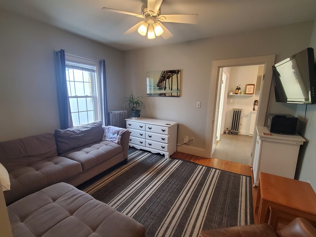 2 bed, 1 bath apartment for rent at 14 Greystone Unit 2, West Quincy — photo 4 of 17