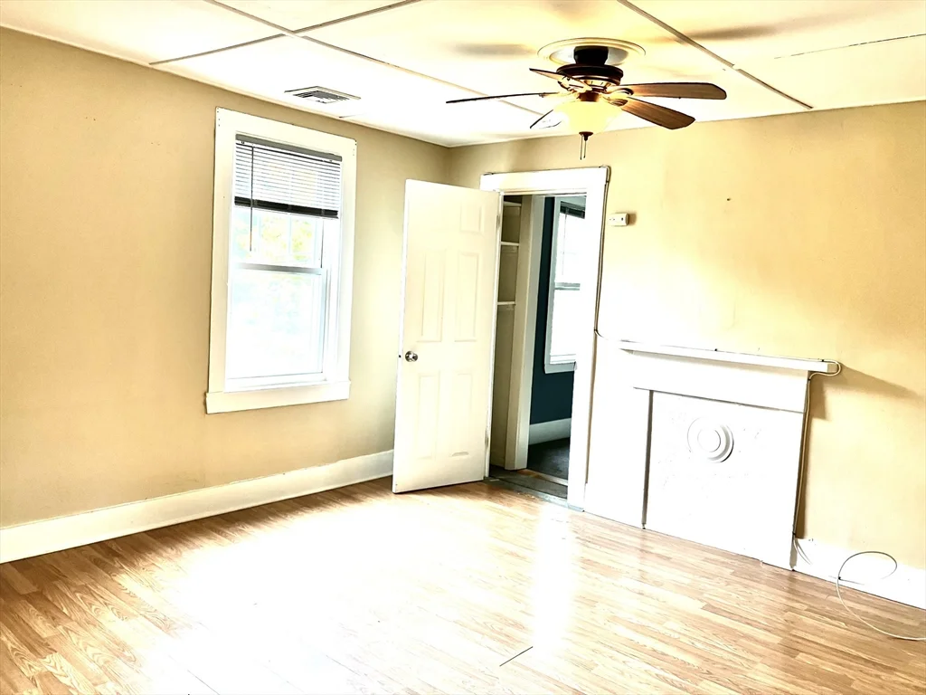 2 bed, 1 bath apartment for rent at 14 Grove Unit 2A, Merrimac — photo 6 of 13