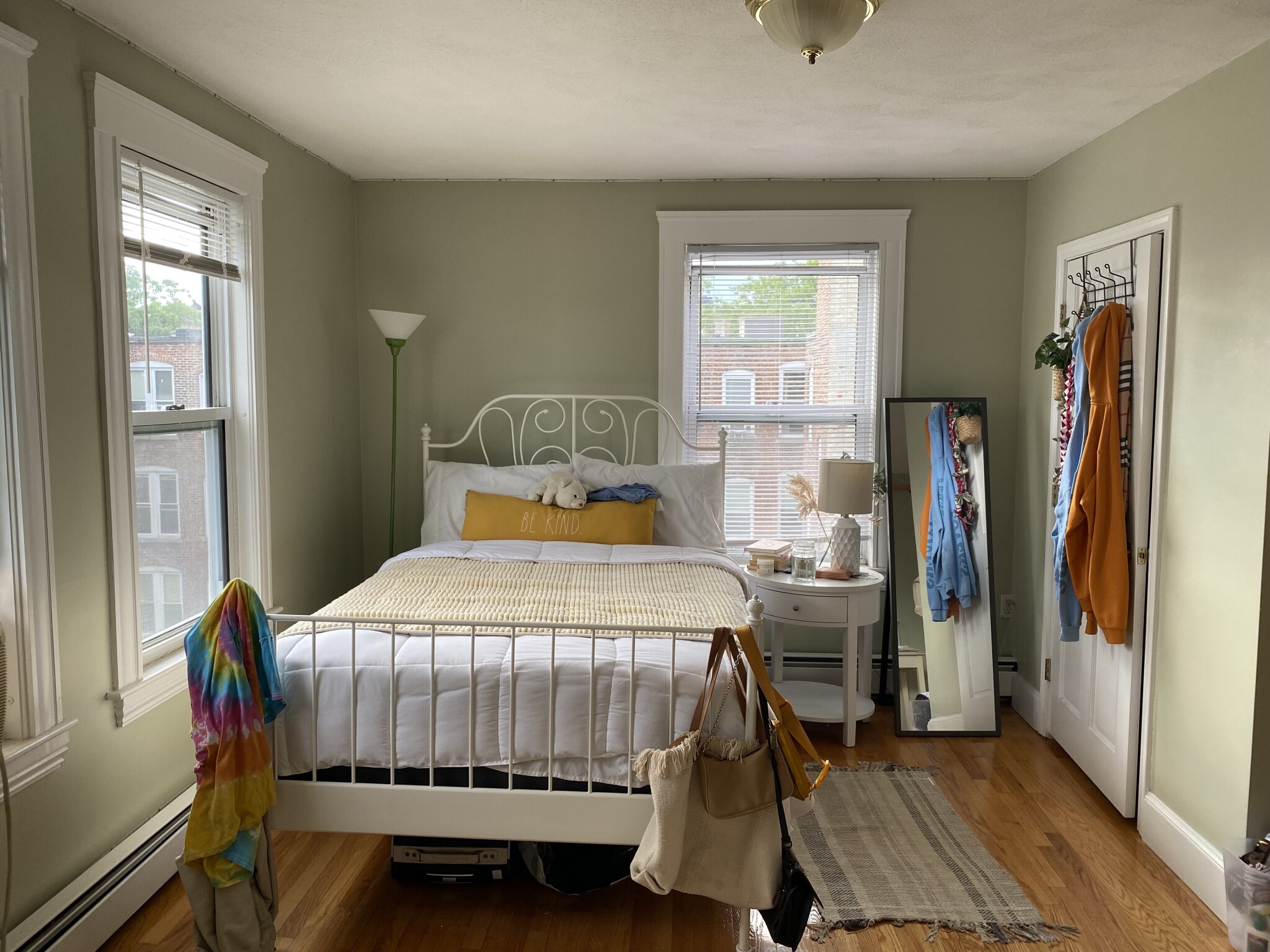 4 bed, 3 bath apartment for rent at 14 Hamilton Rd Unit 1, North Brookline — photo 4 of 11