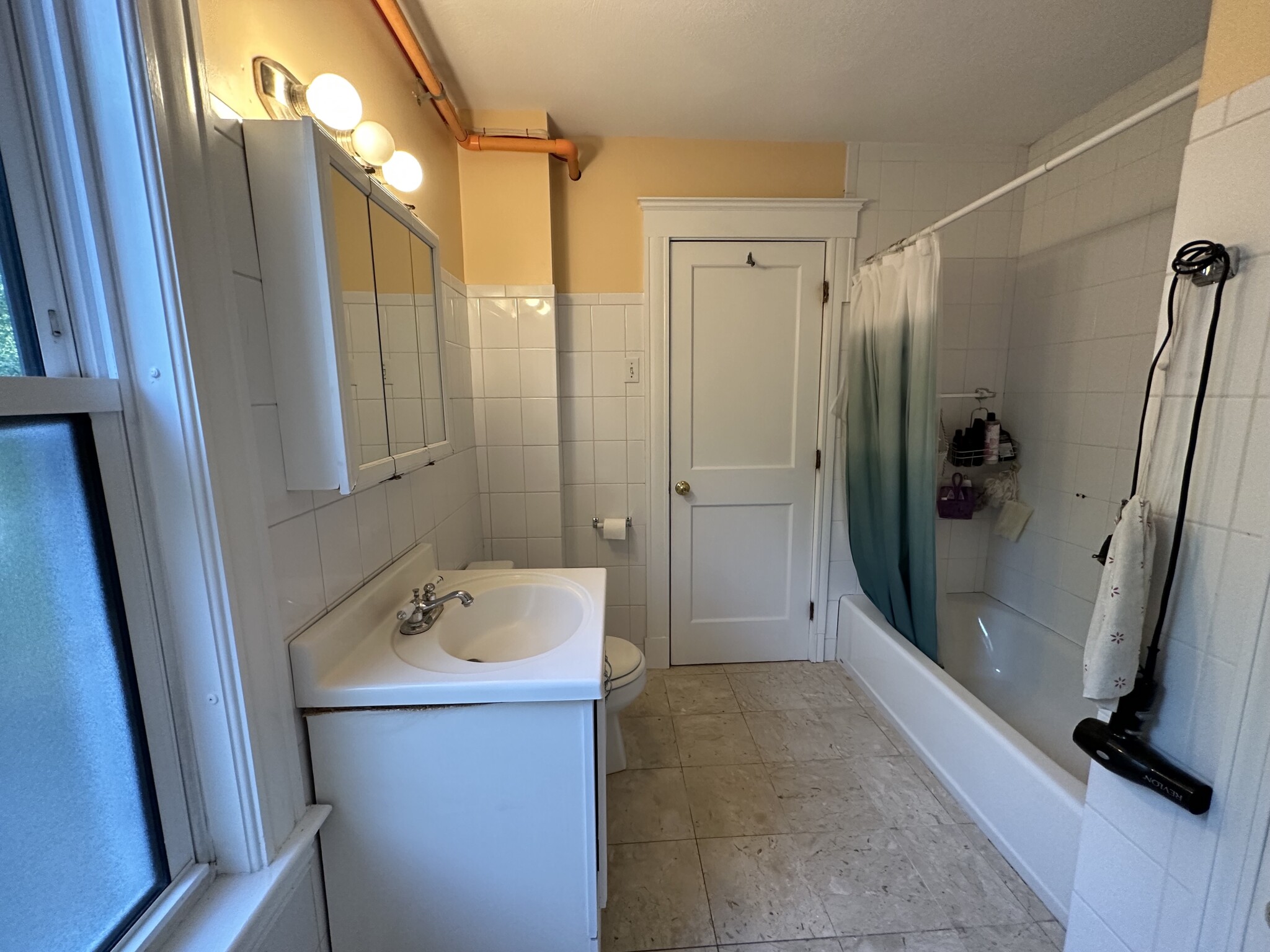 4 bed, 3 bath apartment for rent at 14 Hamilton Rd Unit 1, North Brookline — photo 6 of 11