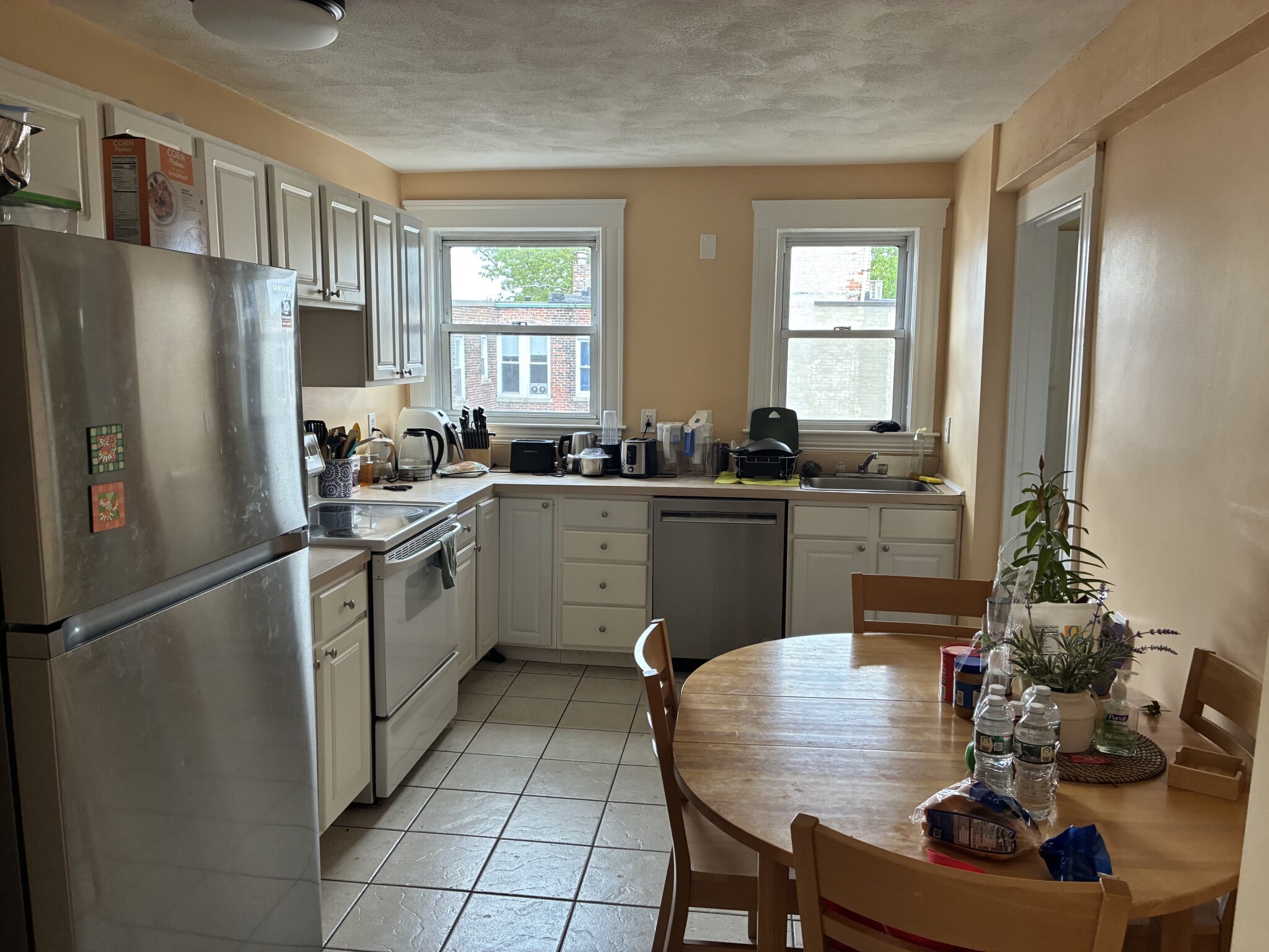 4 bed, 3 bath apartment for rent at 14 Hamilton Rd Unit 1, North Brookline — photo 1 of 11