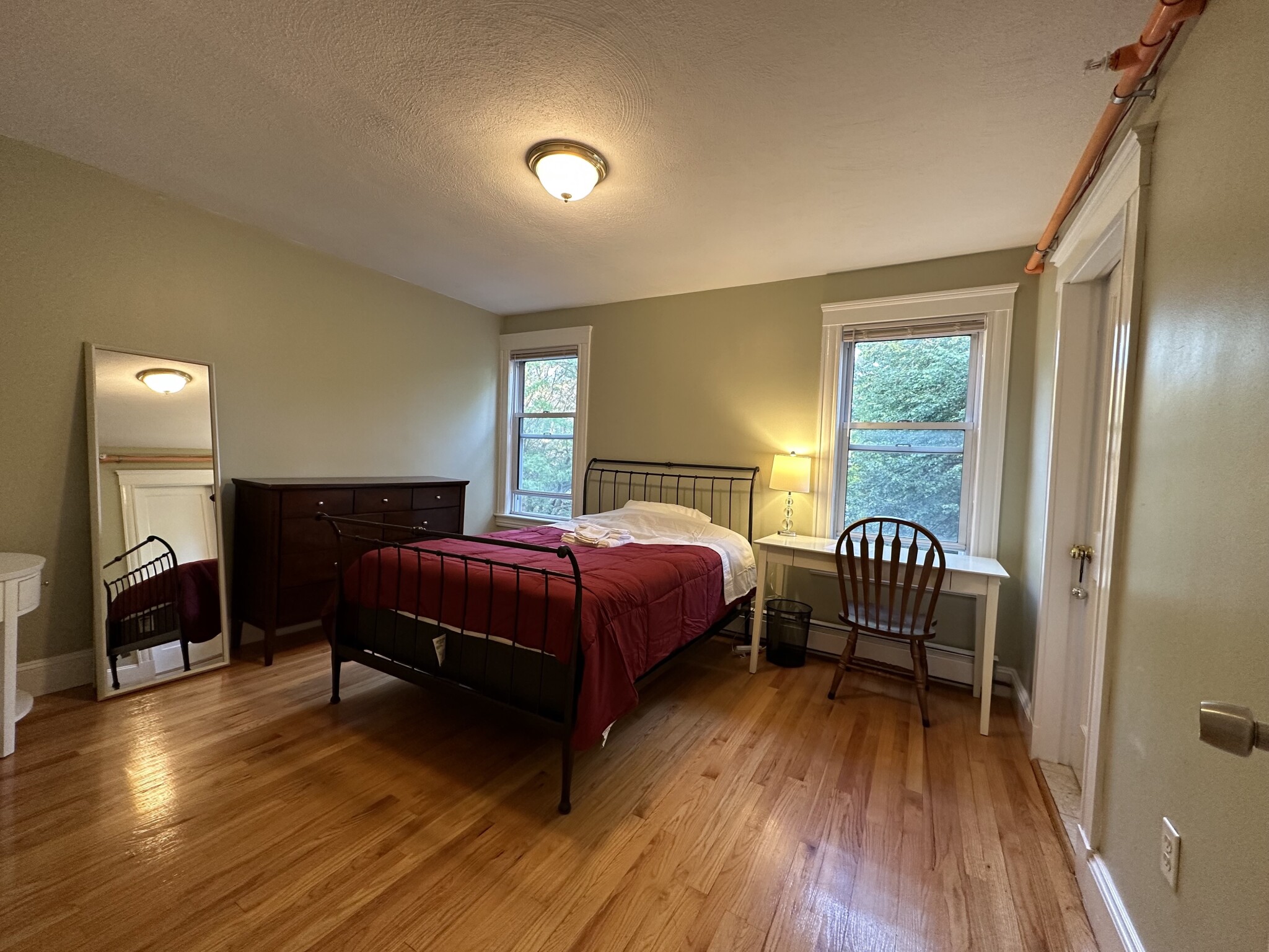 4 bed, 3 bath apartment for rent at 14 Hamilton Rd Unit 1, North Brookline — photo 3 of 11