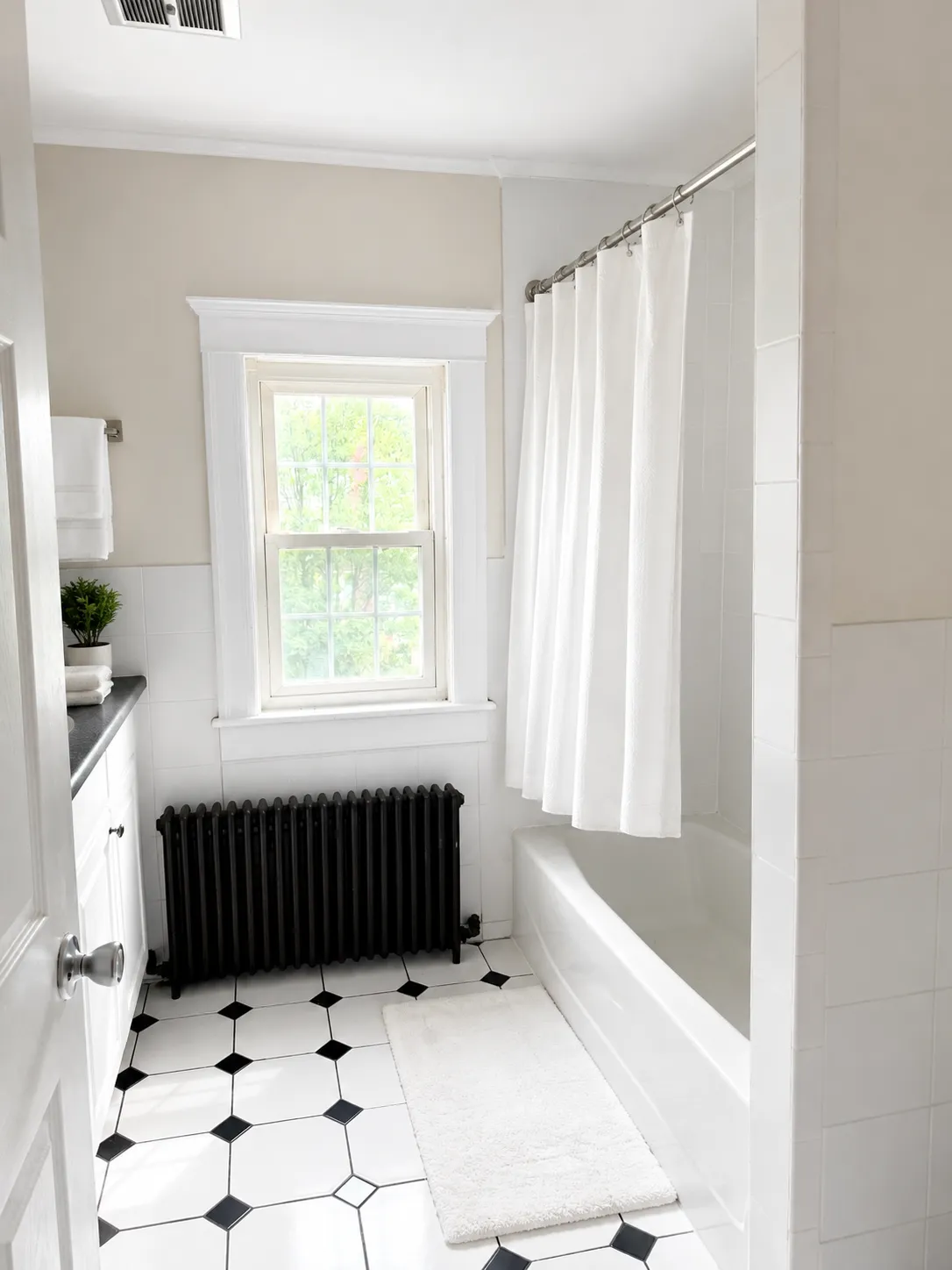 6 bed, 2 bath apartment for rent at 14 Hammondswood Rd Unit 14, Chestnut Hill — photo 13 of 25