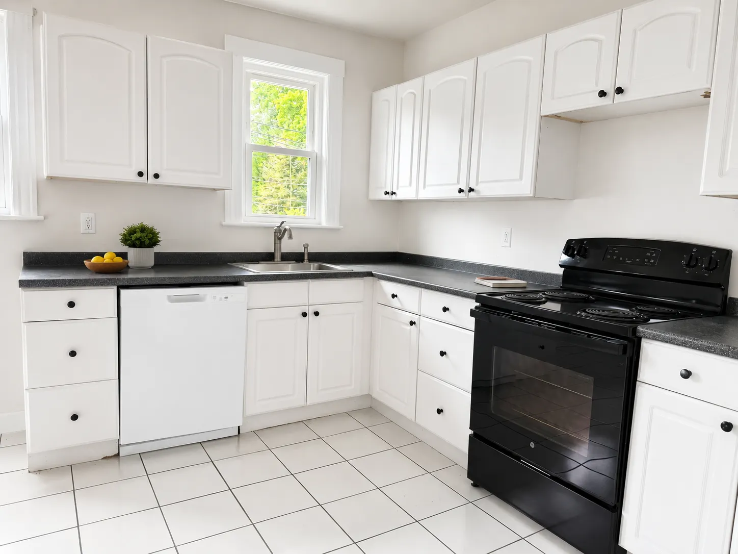6 bed, 2 bath apartment for rent at 14 Hammondswood Rd Unit 14, Chestnut Hill — photo 5 of 25