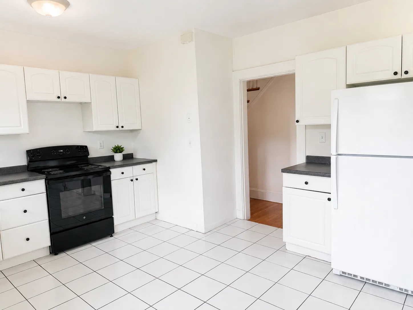 6 bed, 2 bath apartment for rent at 14 Hammondswood Rd Unit 14, Chestnut Hill — photo 7 of 25